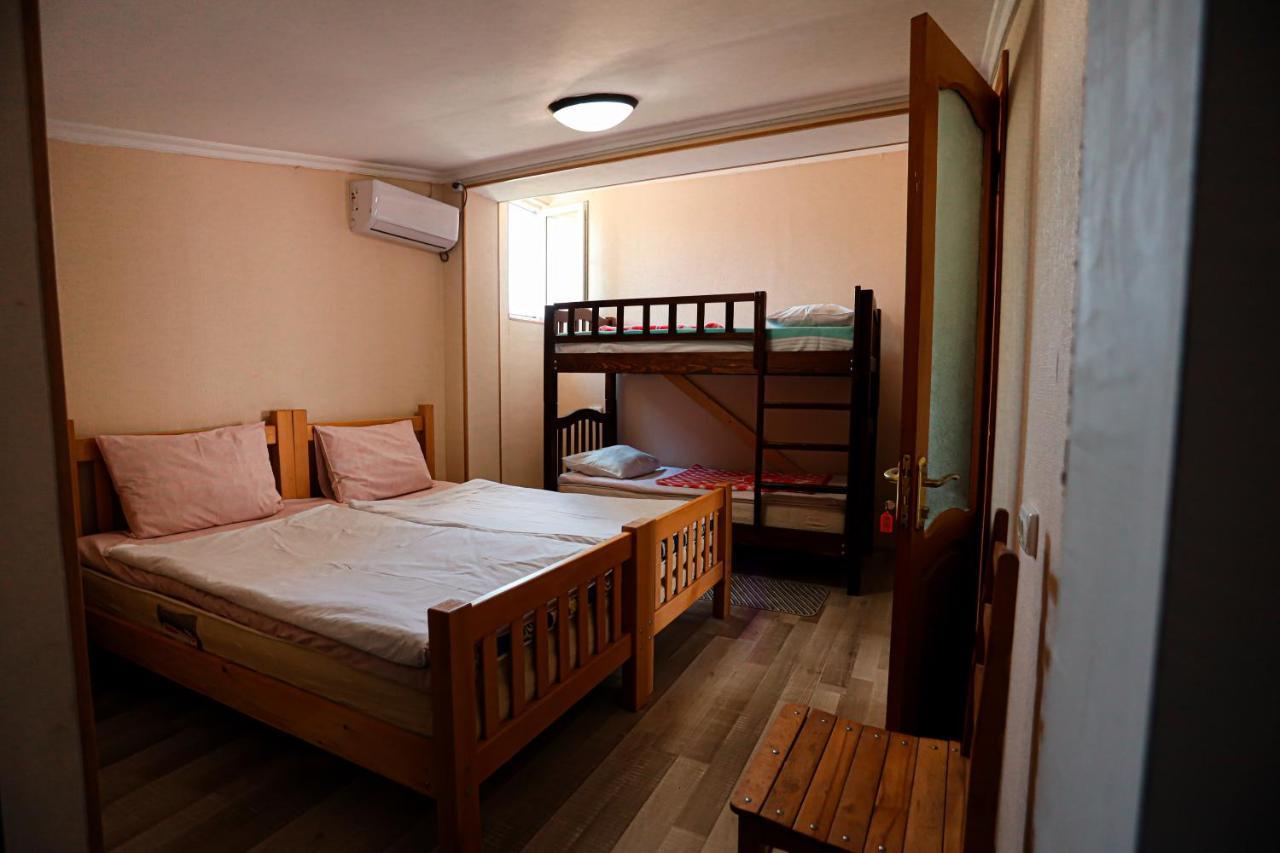 Guesthouse Gua Kutaisi Ngoại thất bức ảnh