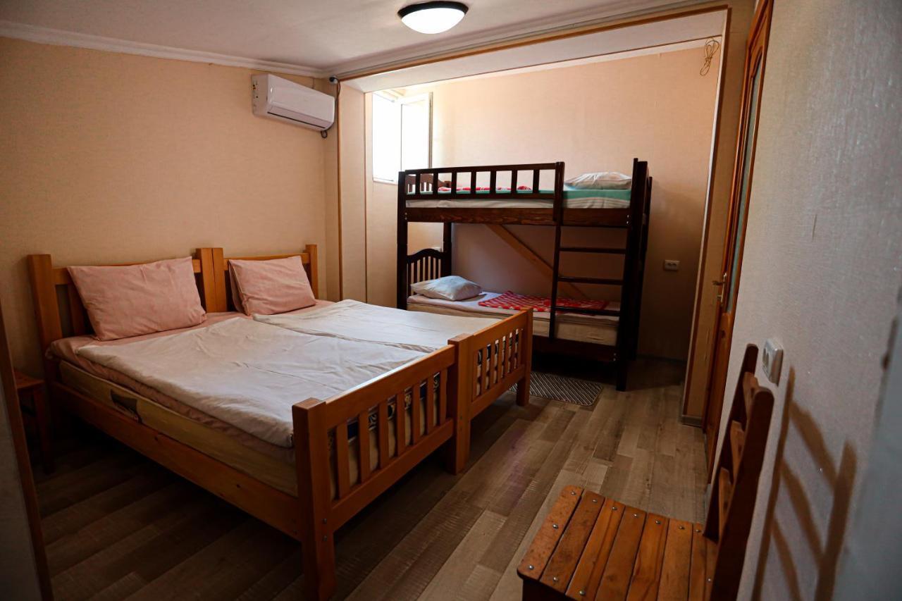Guesthouse Gua Kutaisi Ngoại thất bức ảnh