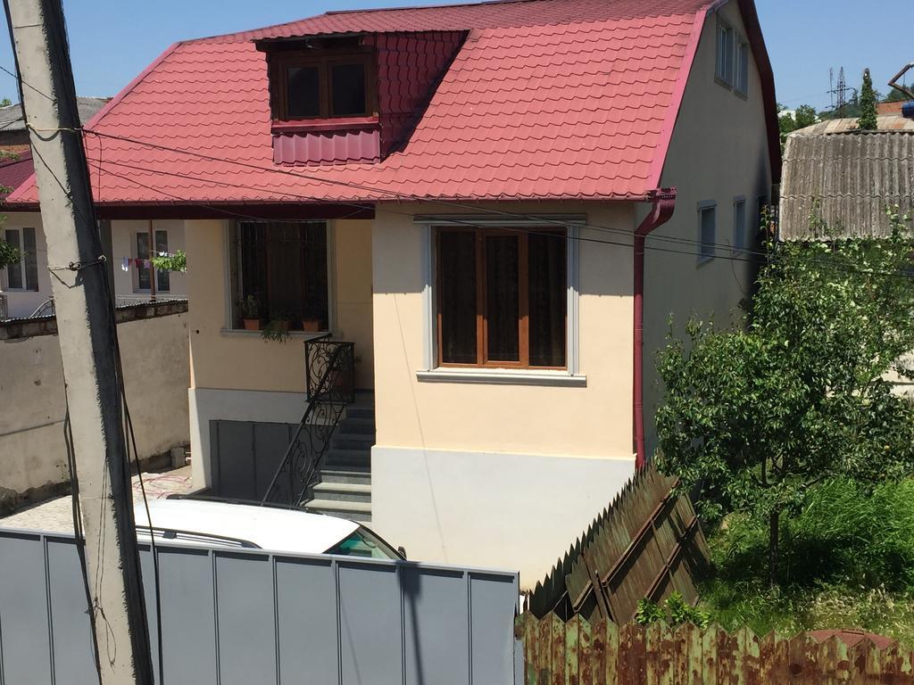 Guesthouse Gua Kutaisi Ngoại thất bức ảnh