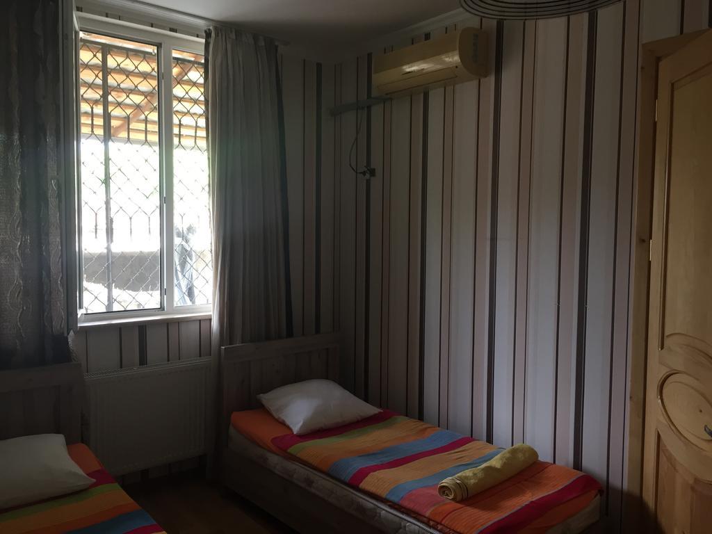 Guesthouse Gua Kutaisi Ngoại thất bức ảnh