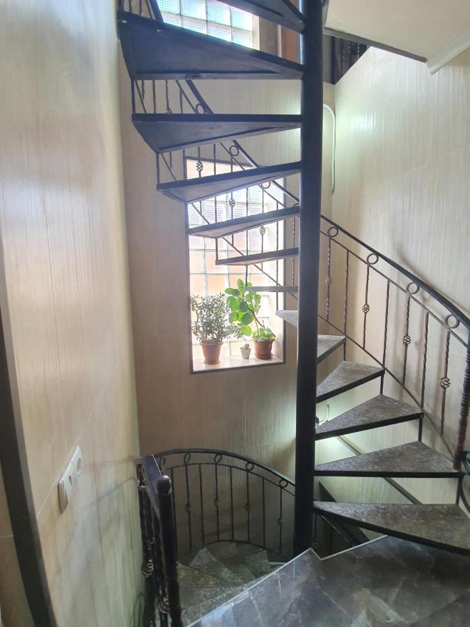 Guesthouse Gua Kutaisi Ngoại thất bức ảnh